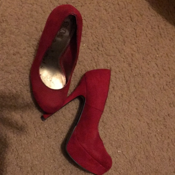 High heel - Picture 1 of 1